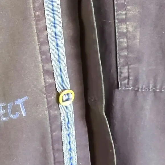 Shirt Short Sleeves Medium Navy Button Down with Graphics Size Medium - Picture 3 of 9